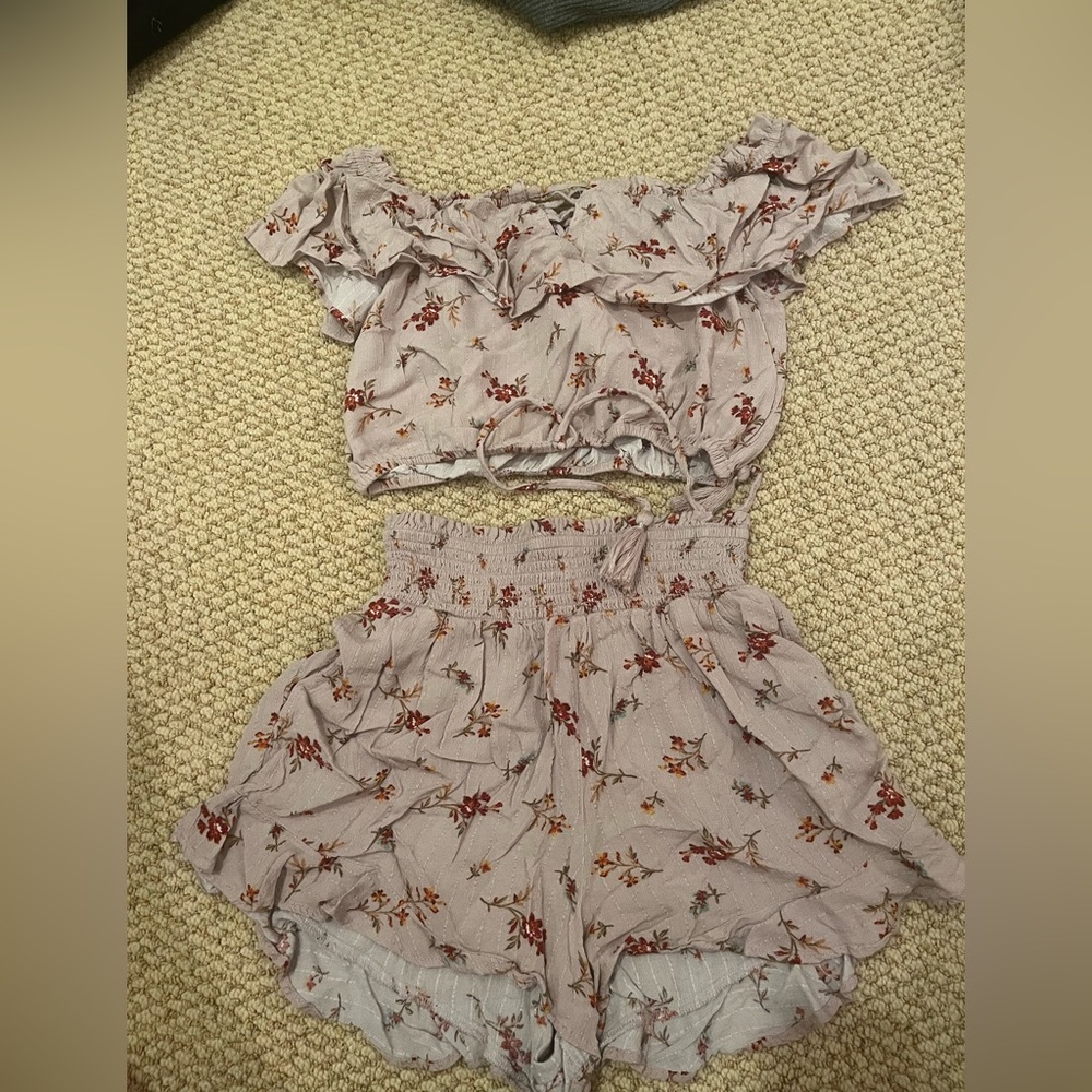 Super cute floral set from American eagle